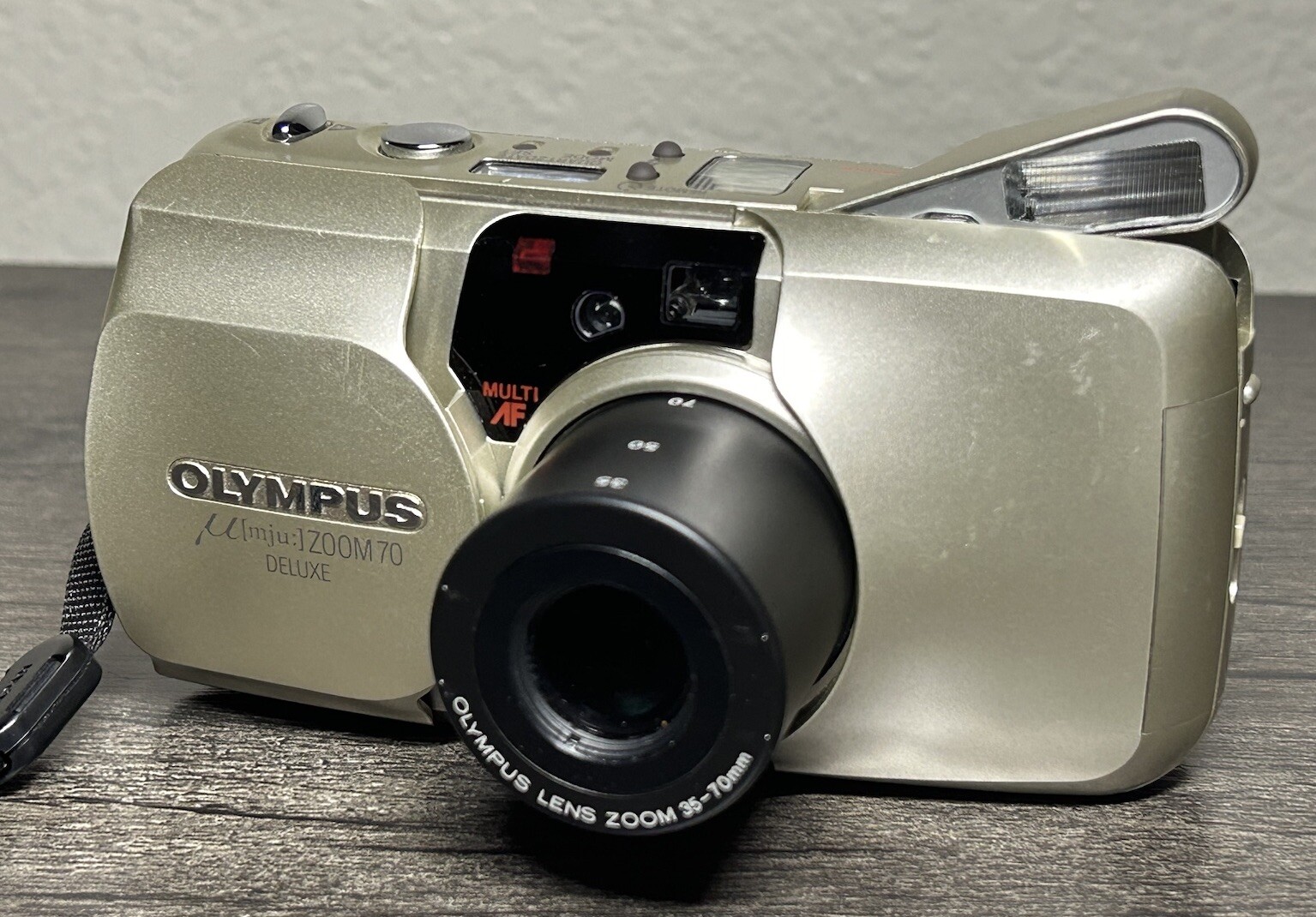 Olympus Mju Zoom 70 Deluxe Film Camera *Power Tested Only* Silver. No