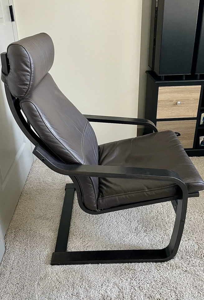 宜家 Poäng 棕色皮革扶手椅 - 零售 $289 — 第 3/4 张图片