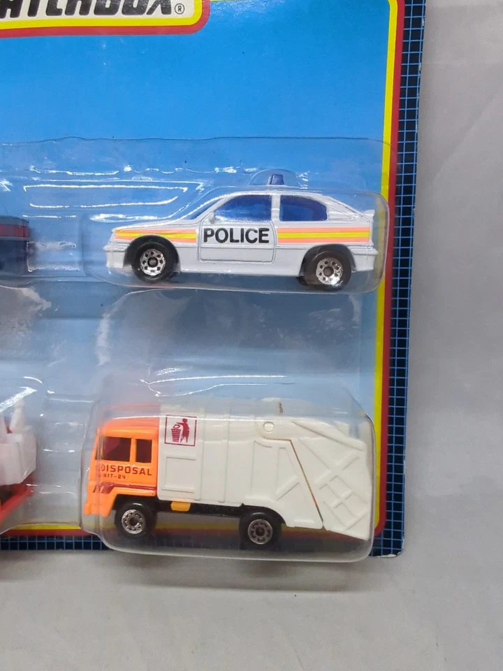 Matchbox Multipack 4 Car Set Includes Rover , Astra Police , Neon Fire Engine - Image 3 of 4