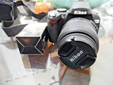 NIKON D40 DSLR DIGITAL CAMERA BUNDLE 18-55 DX GOLD LENS TESTED