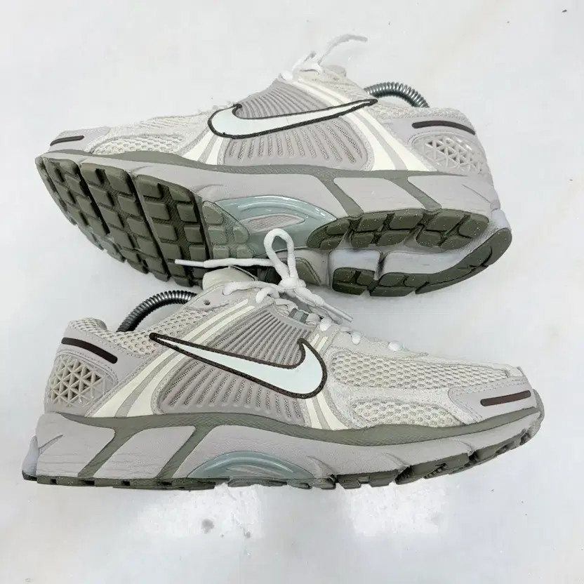 Nike Bomerro 5 Light Oerwood Sneakers Men's 270 thumbnail 3