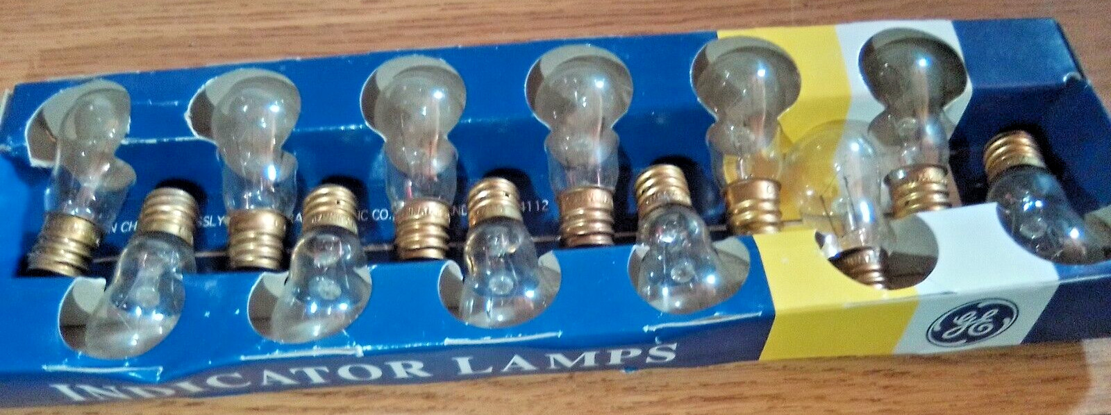 lot of 12 - US MADE VINTAGE 6S6 GE INDICATOR LIGHT BULBS CLEAR 6 WATTS 43397 32V