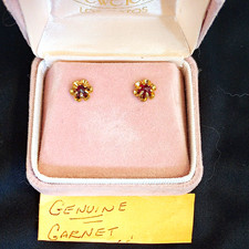 10K Yellow Gold Red Garnet Flower Stud Earrin...