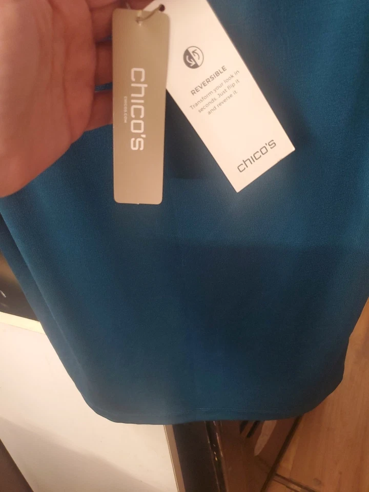 Tanque reversible Chico's TRAVELERS ESSENTIALS (Struking Teal) Foto 3 de 4