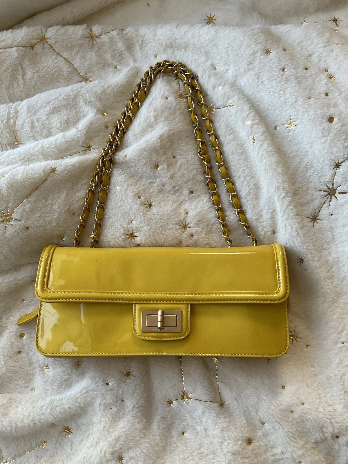 CHANEL Riedizione East WestBag Giallo Pelle Verniciata Autentica