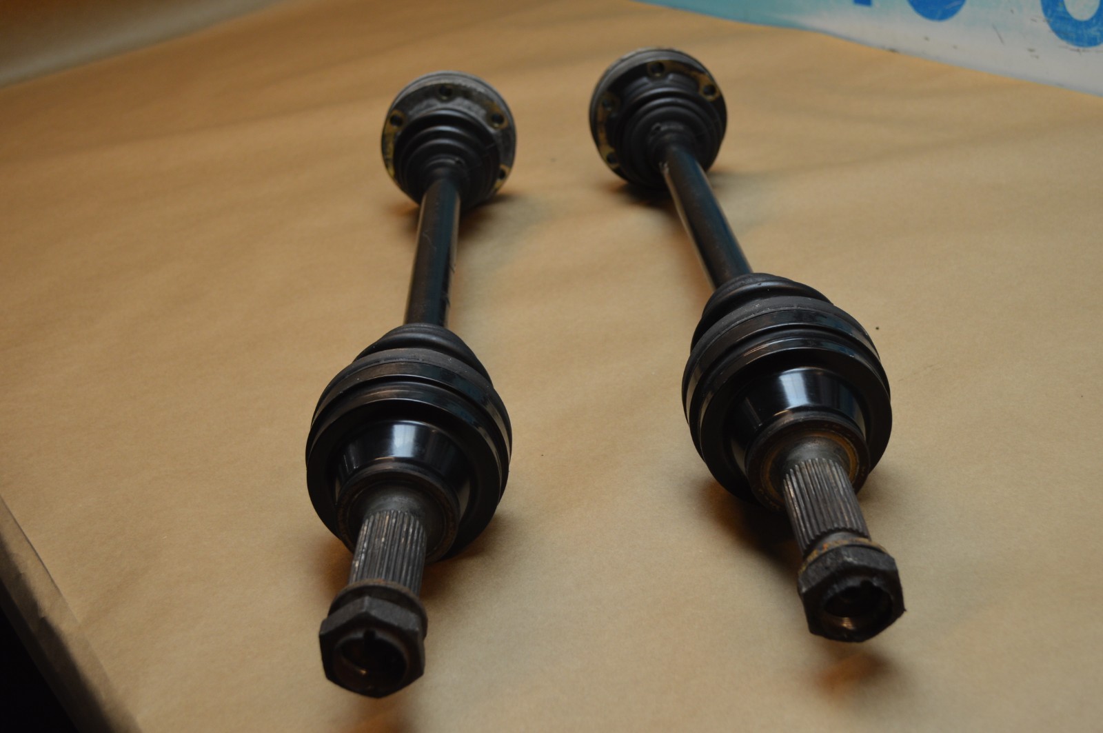 02-06 M138 MASERATI COUPE / SPYDER REAR RIGHT AND LEFT AXLE SHAFT CV JOINT PAIR