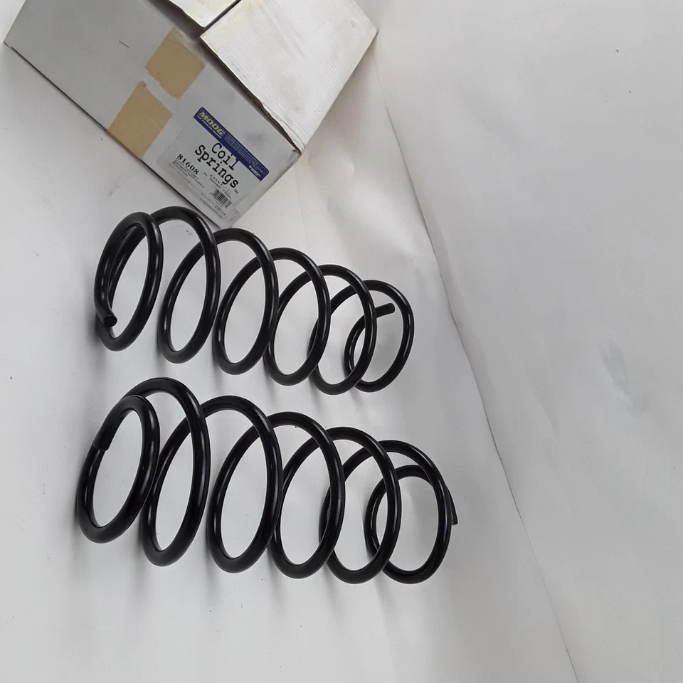 Juego de muelles helicoidales Moog 81608 para Toyota Prius C (2012 2013 2014 2015 2016-2019) Foto 2 de 4