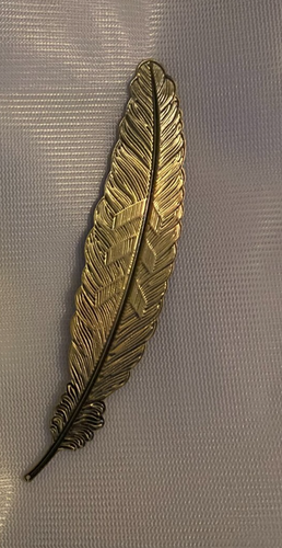 FEATHER SHAPE METAL BOOKMARK DURABLE ANTIQUE Gold color 4.5 inch long #3