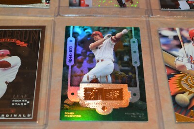 UPPER DECK SPx RADIANCE MARK MCGWIRE HOME RUN #61 #046/100! PLUS 5 INSERT CARDS!
