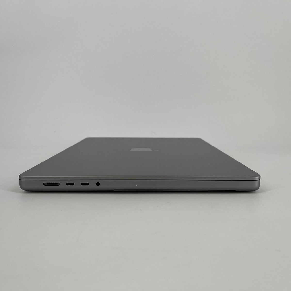 MacBook Pro 16 2021 M1 Max 10-Core CPU 32-Core 32GB 1TB MacBook Pro 16 2021 M1 Max 10-Core CPU 32-Core 32GB 1TB