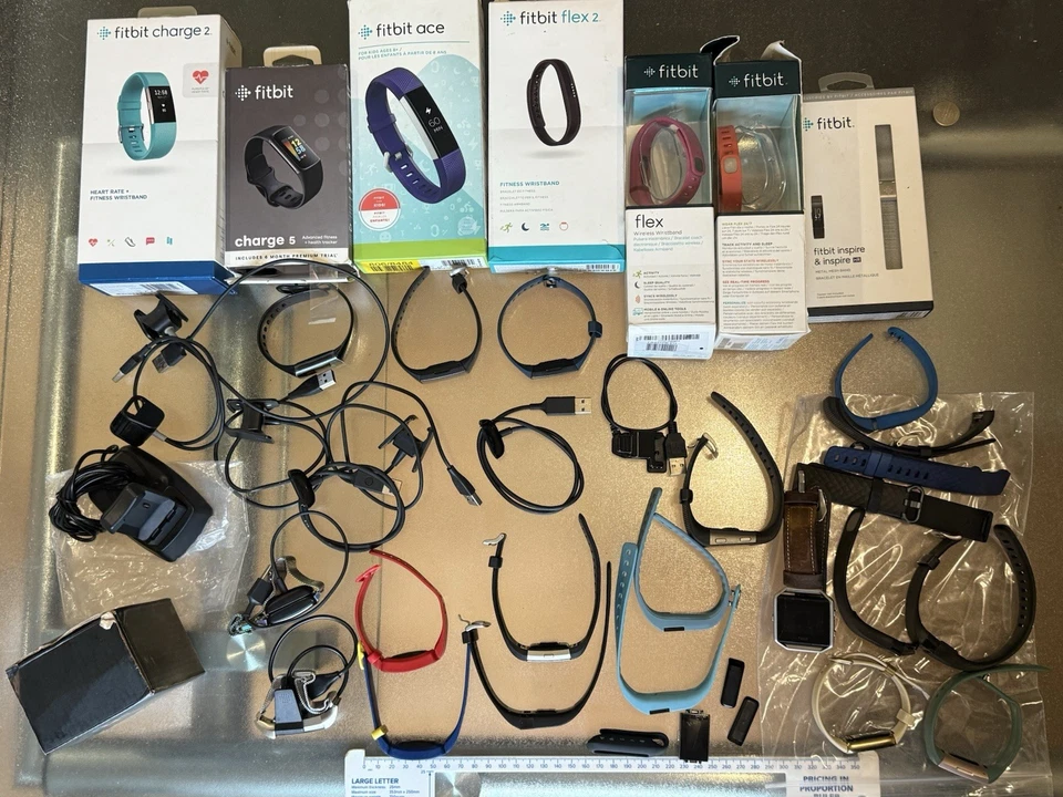 Fitbit Joblot ~15 Mixed Models/Condition UNTESTED for Parts/Repair Spares - Image 4 of 4