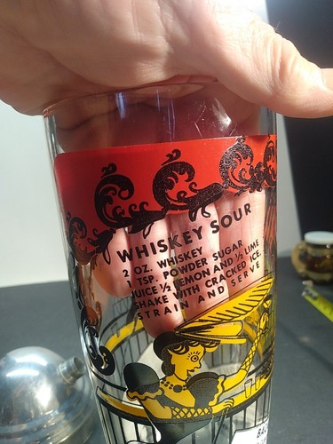 Hazel Atlas Glass 9 Inch tall Cocktail Shaker with wonderful Victorian Deco Art - Picture 10 of 21