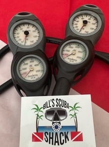 SUUNTO SCUBA REGULATOR 2 GAGUE CONSOLES 2 AVAILABLE SOLD SEPARATELY COOL PRIMO!