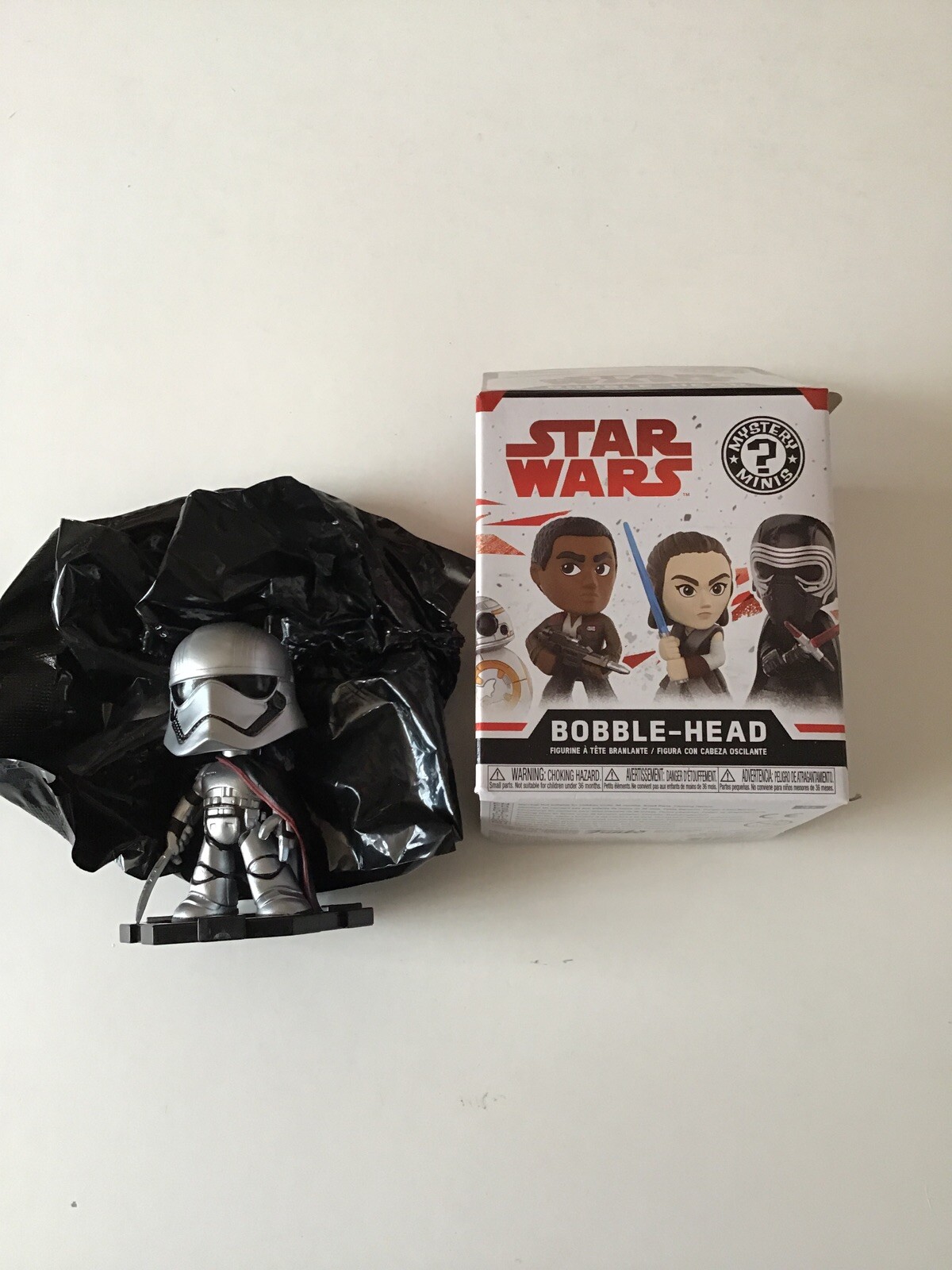 Funko Star Wars Mystery Mini Capitana Phasma Bobble Head