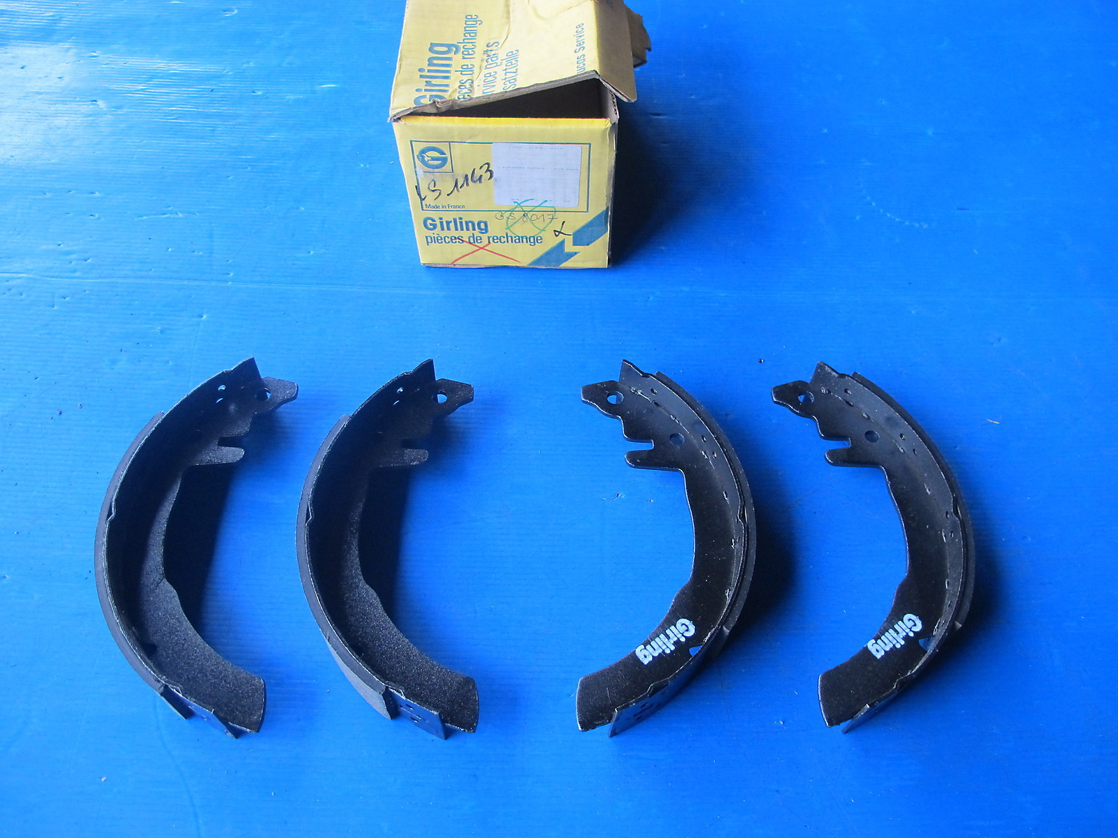 Mâchoires de frein arrière Lucas pour Peugeot 204 et 304 ainsi que Renault 16
