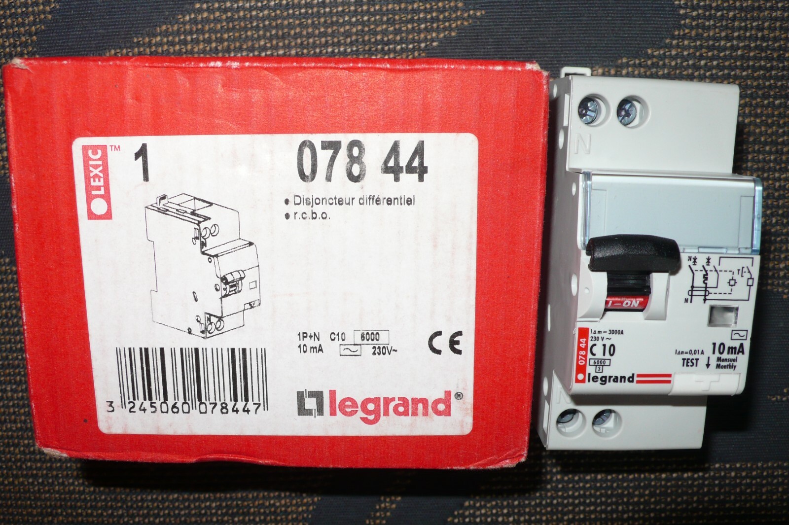 Disjoncteur différentiel Legrand 07844 2 pôles 10A 30mA type AC courbe C