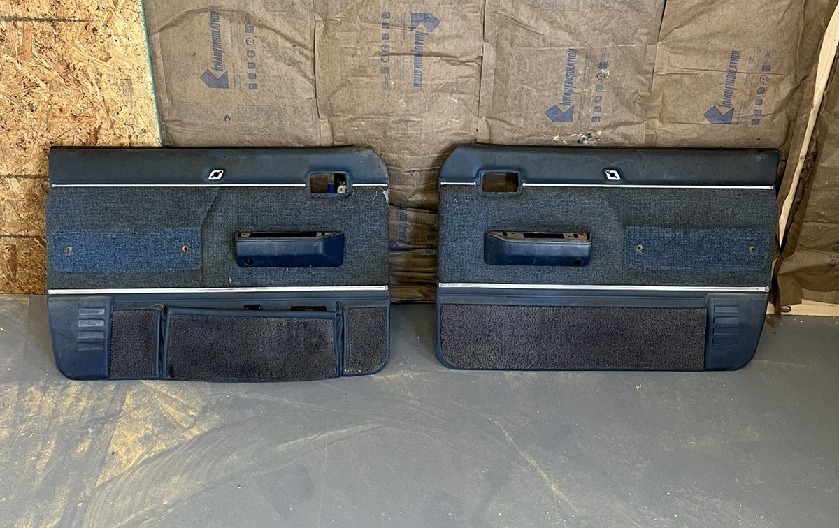 80-86 Nissan Pickup Datsun 720 OE DELUXE Door Panels Driver