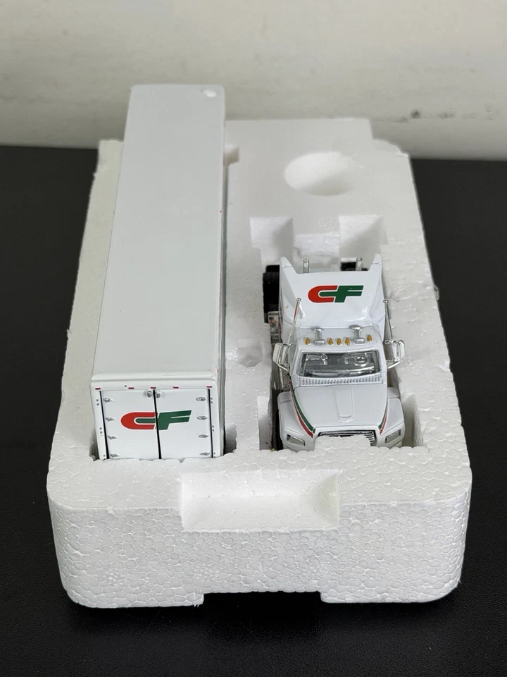 NIB Matchbox 1991 Consolidated Freightways Ford Aeromax Tractor Diecast Semi - Image 4 of 4