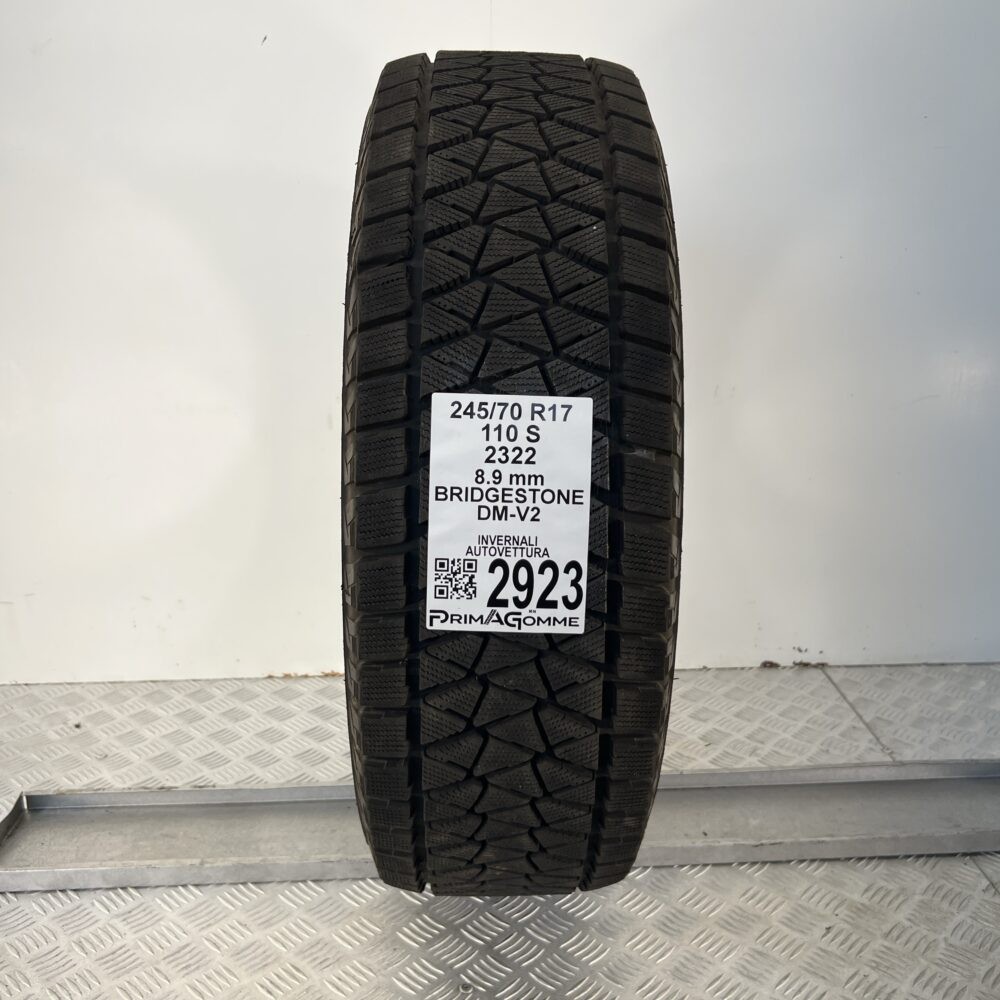 Gomma Usata 245 70 R17 110S Bridgestone DM-V2 98% Invernale