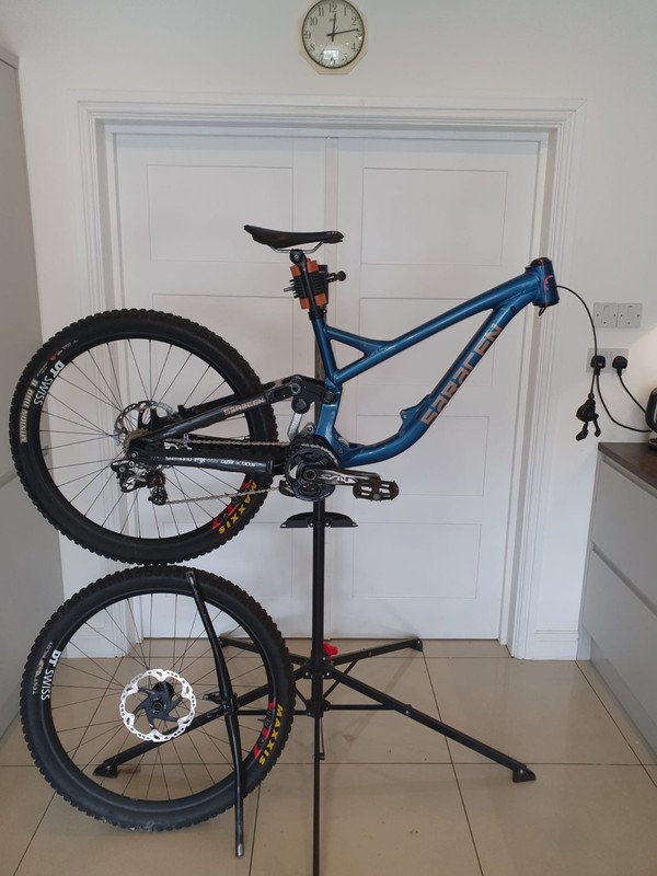 Saracen Myst Pro ex-Saracen Race Team Downhill Mountain Bike 2024