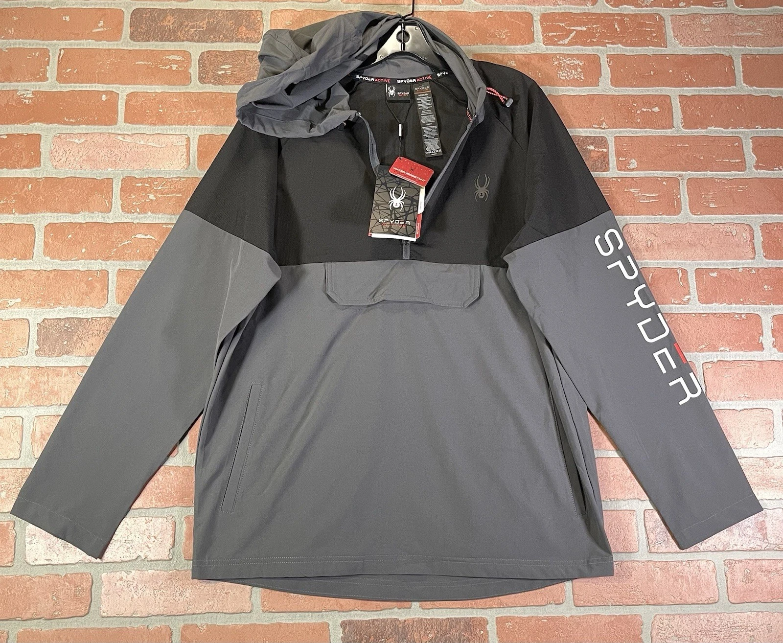 Spyder Active Water Resistant Light Weight Packable Hoodie Gray Black Mens M $98
Opens in a new wind