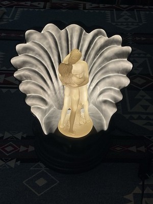 Vintage Art Deco Clam Shell Nude Lovers Motion Lamp Black Frosted Shell