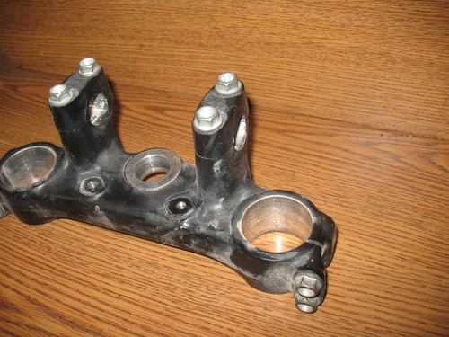 1989 XR250R FRONT FORK UPPER TRIPLE CLAMP BRIDGE HONDA XR 250 R 53230-KT1-670 - Picture 3 of 5