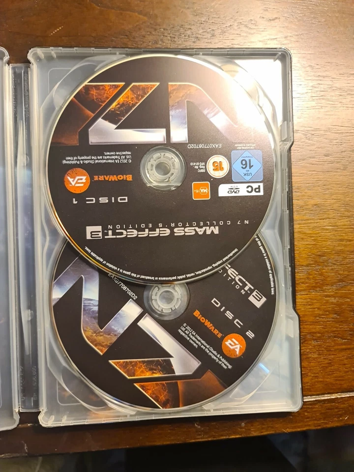 Mass Effect 3 Steelbook with Artbook and Comic  - Image 3 of 4