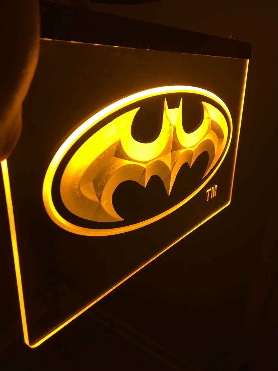 ザ・バットマン LEDライトパネル The Batman Logo Light Unboxing & Review - YouTube