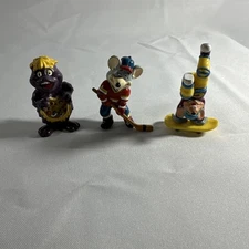 Showbiz Pizza Time 1994 Chuck E Cheese- 3 Pc Lot-  PVC Figure Hockey+ Free Ship