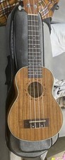 ukulele used pre-owned with case. Model Uk 21