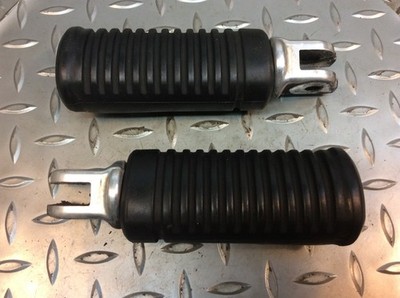 18-24 Harley Davidson Softail Fat Bob Street Front Left Right Foot Pegs Footpeg