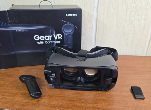 Samsung SM-R324NZVAAXAR Gear VR with Controller **Incomplete *Not Tested