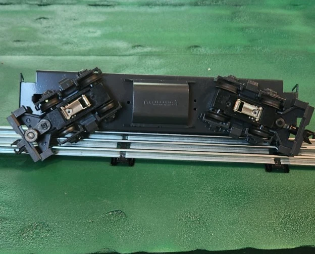 William's New York Central #5768 GP-9 Diesel (Nonpowered) Locomotive - Image 3 of 4