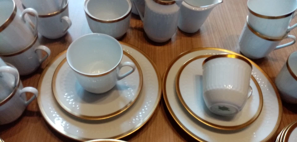 Hutschenreuther Kaffeegeschirr für 12 Personen, Arzberg Bavaria Nr. 2976 - Bild 4 von 4