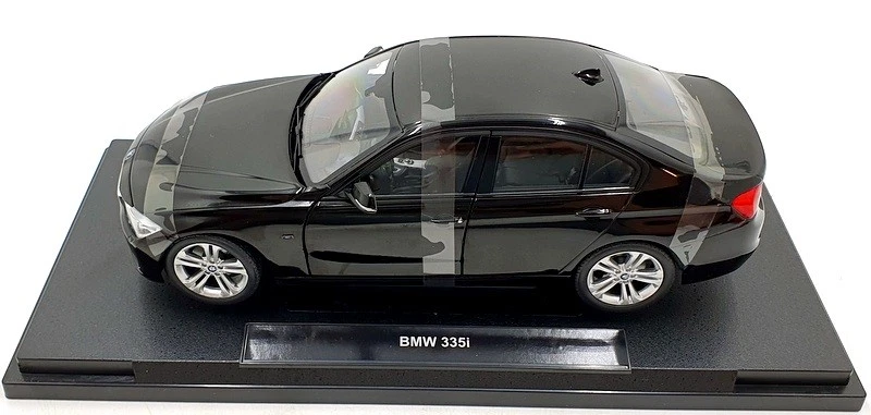 Welly 1/18 Scale Diecast 18043W - BMW 335i Saloon - Black - Image 3 of 4