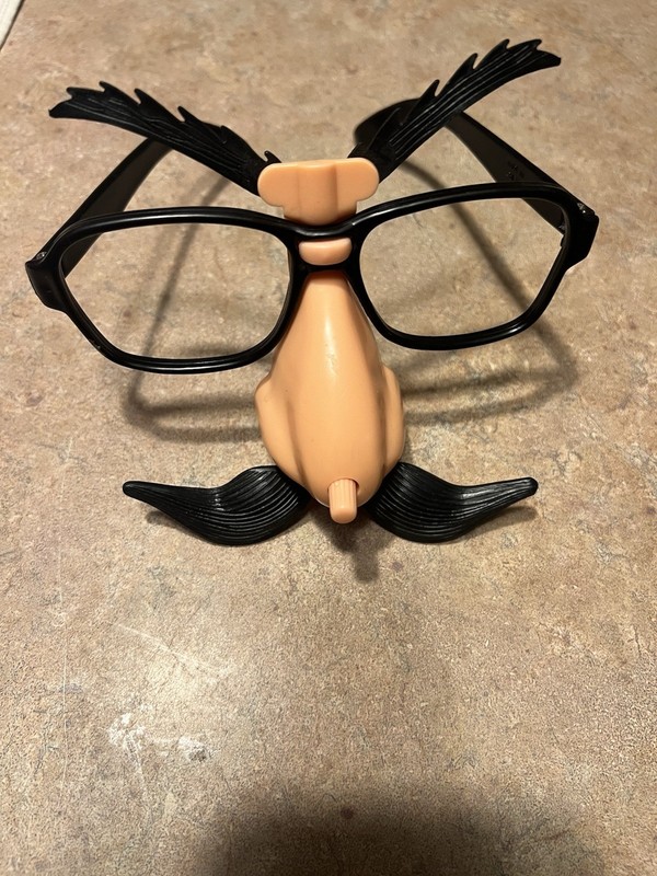 GROUCHO MARKS GLASSES WIND UP MOVING EYEBROWS & MUSTACHE COSTUME ACCESSORY