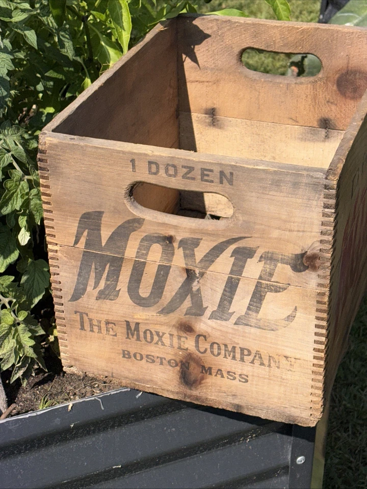 Caja de madera vintage Moxie Soda Pop The Moxie Co., Boston Mass. Damage Maine Foto 4 de 4