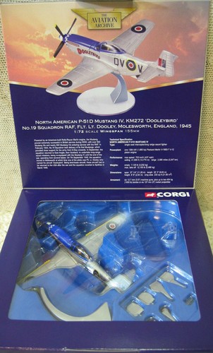 Corgi P-51D Mustang IV KM272 Flugzeug DooleyBird Molesworth England DieCast 1:72 - Bild 9 von 11