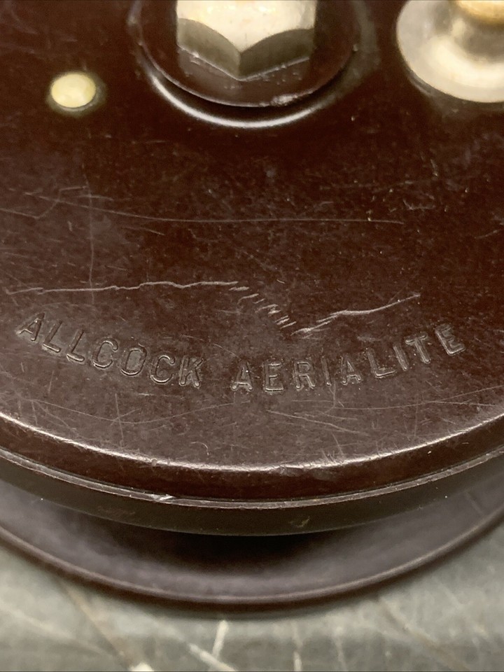 A VERY GOOD VINTAGE 4 BAKELITE ALLCOCK AERIALITE SEA/PIKE CENTREPIN REEL