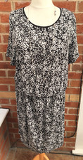 NEW LOOK Size 22 Black White Floral Dress Spring Evening Holiday Stretchy L7