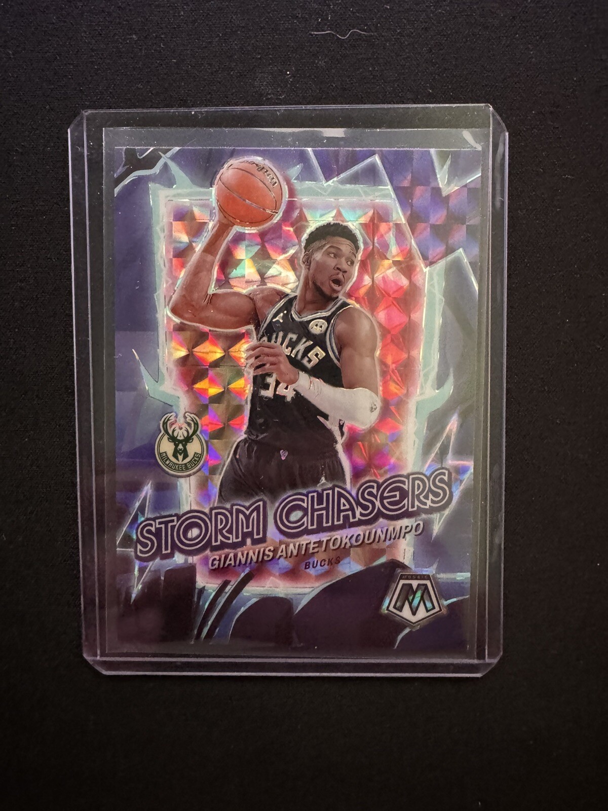 2023-24 Panini Mosaic Basketball Giannis Antetokounmpo Storm Chasers SP