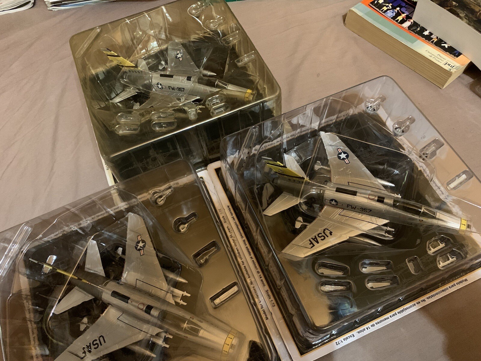 Avions miniatures 1:72 Super Sabre F-100D USA pour décorer un bureau de passionné