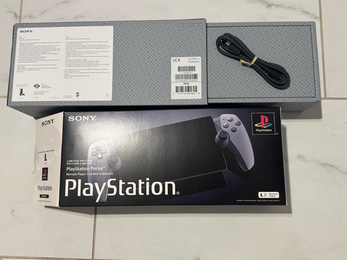 PlayStation Portal Edition 30ème Anniversaire - PS5 - Manette à Distance - NEUVE