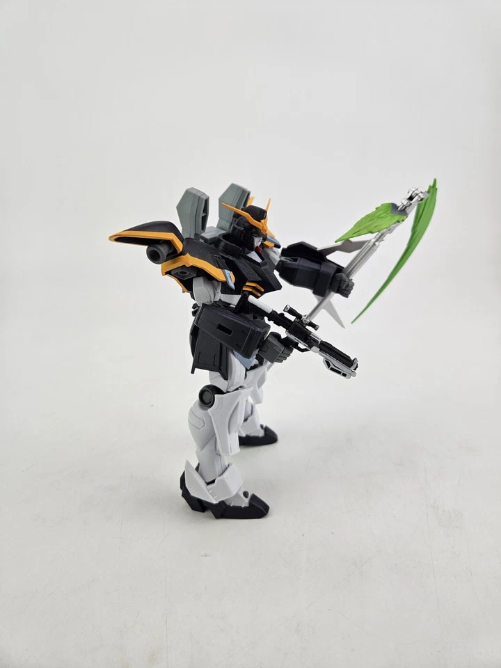 Figura Guadaña de la Muerte Bandai Gundam Universe Mobile Suit Report W W Wing XXXG-01D de EE. UU. Foto 2 de 4