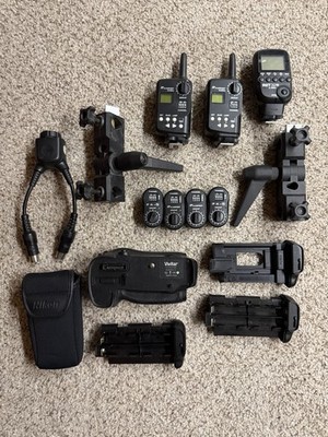 Vivitar VIV-DGP7000 Battery Grip for Nikon D7000 AA Accessory Compartments Black
