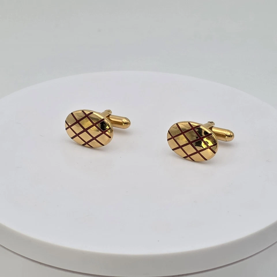 Vintage Men's Cufflinks Red Enamel & Gold Tone Cross Hatched Criss Cross - Image 3 of 4