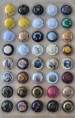lot 2 of 40 capsules of crémant, generic Alsace or others to sort .....