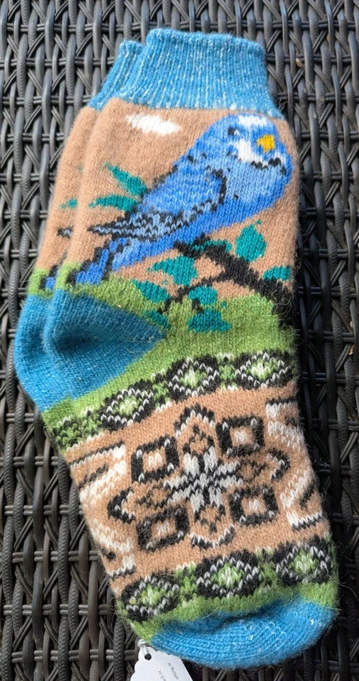 Women's socks, size 10 , 100% Sheep's Wool , Chunky & Warm ,bird, Parrot, - Image 3 of 4