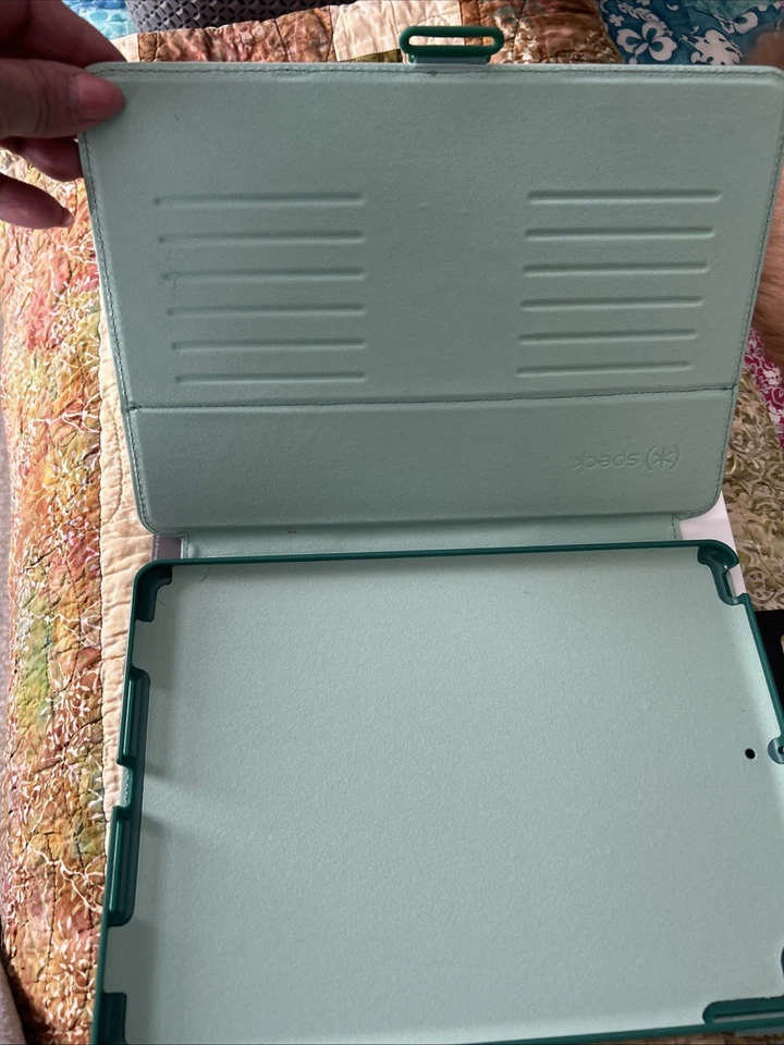 Speck Balance Folio Case for Apple iPad - Image 3 of 3